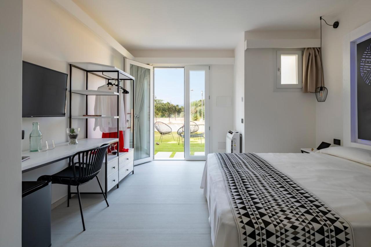 Cara A Bentu - Charming Rooms Tortolì Extérieur photo